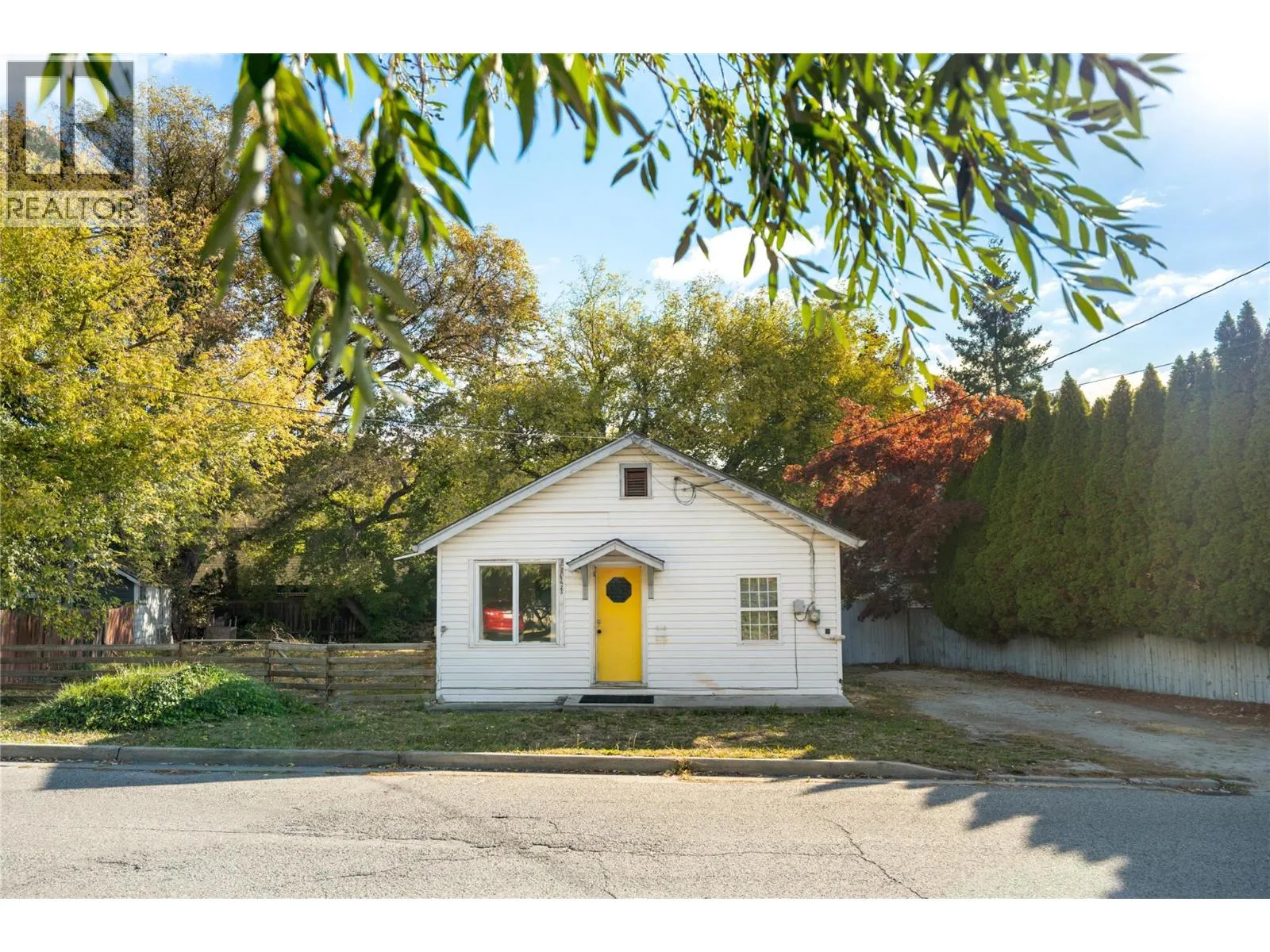 1923 Lindahl Street