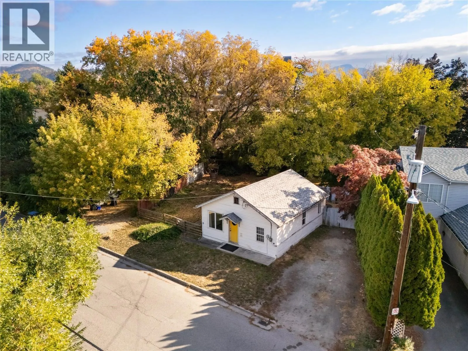 1923 Lindahl Street
