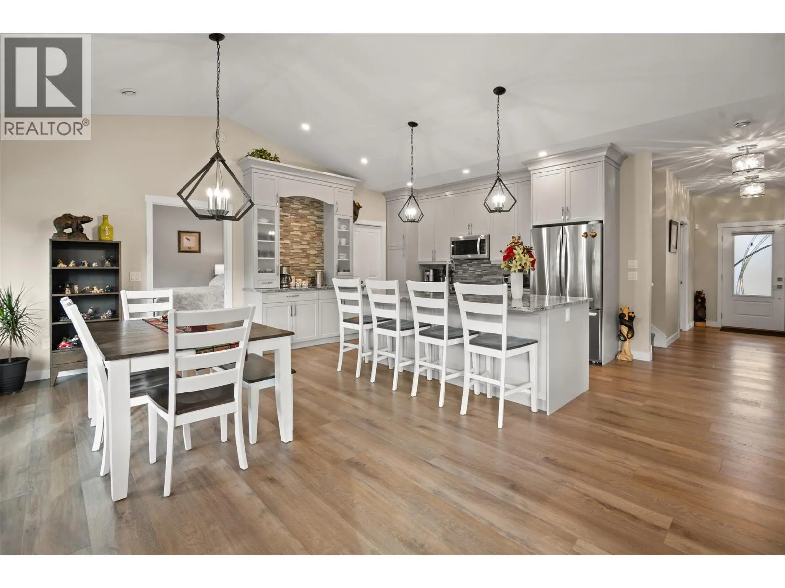 6909 Columbia Ridge Drive