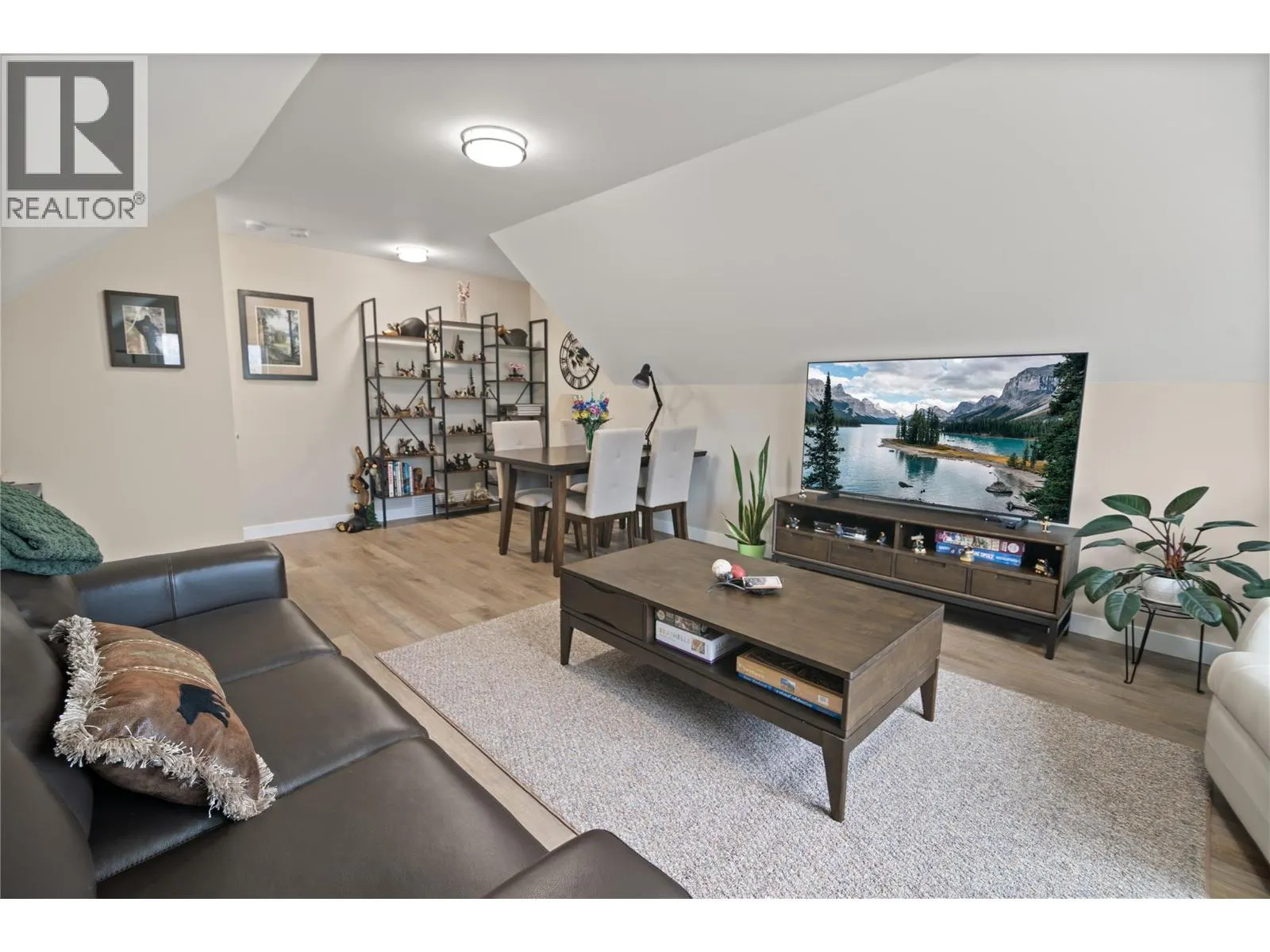 6909 Columbia Ridge Drive