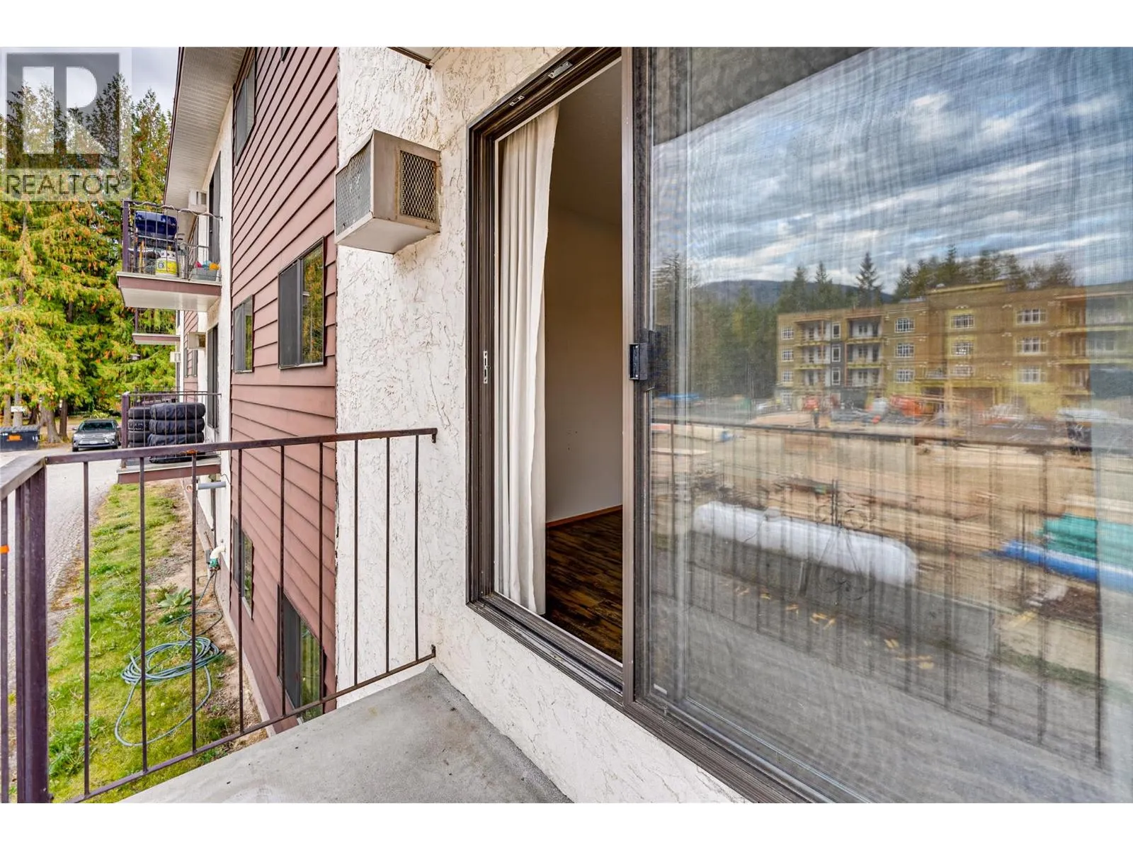 409 Main Street Unit# 206