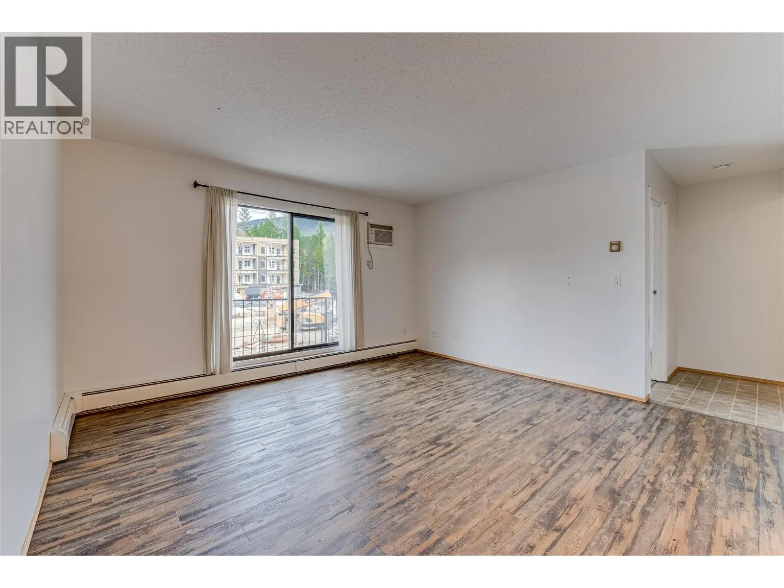 409 Main Street Unit# 206