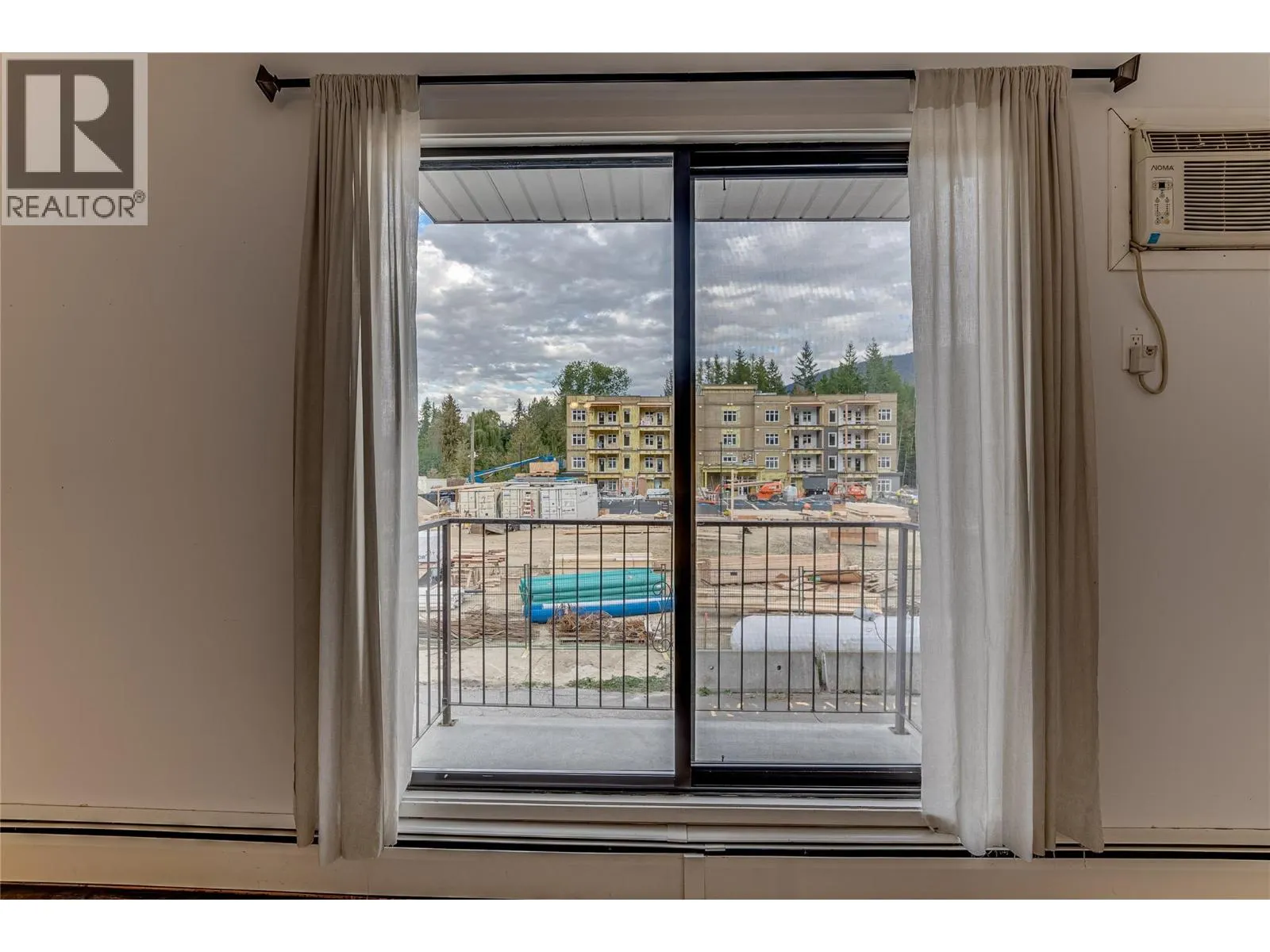 409 Main Street Unit# 206