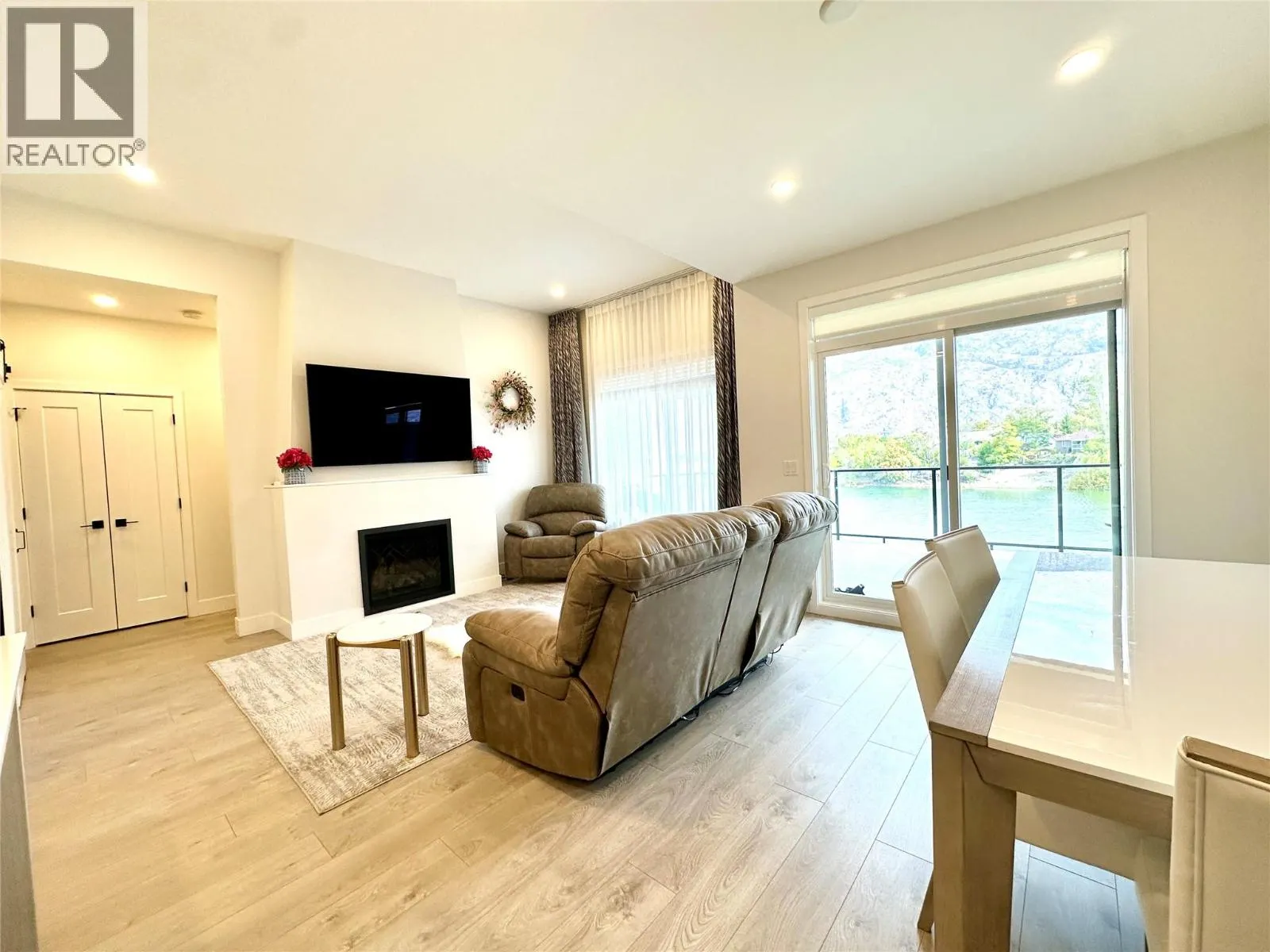8000 VEDETTE Drive Unit# 5