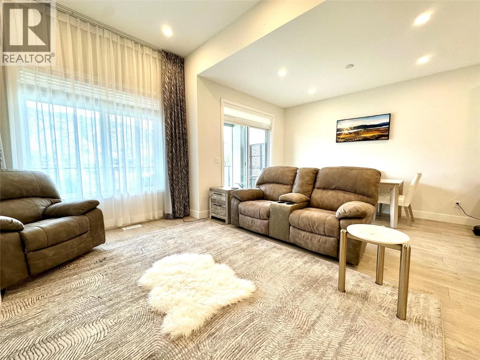 8000 VEDETTE Drive Unit# 5