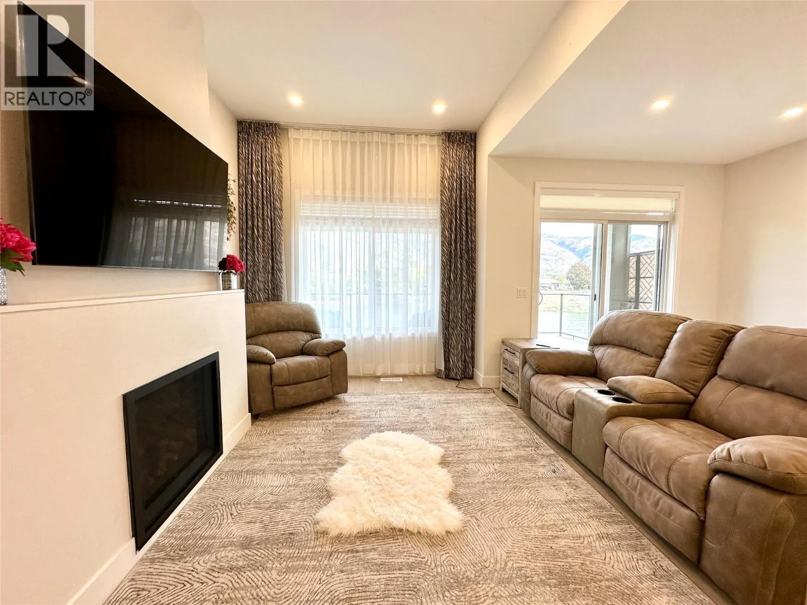 8000 VEDETTE Drive Unit# 5