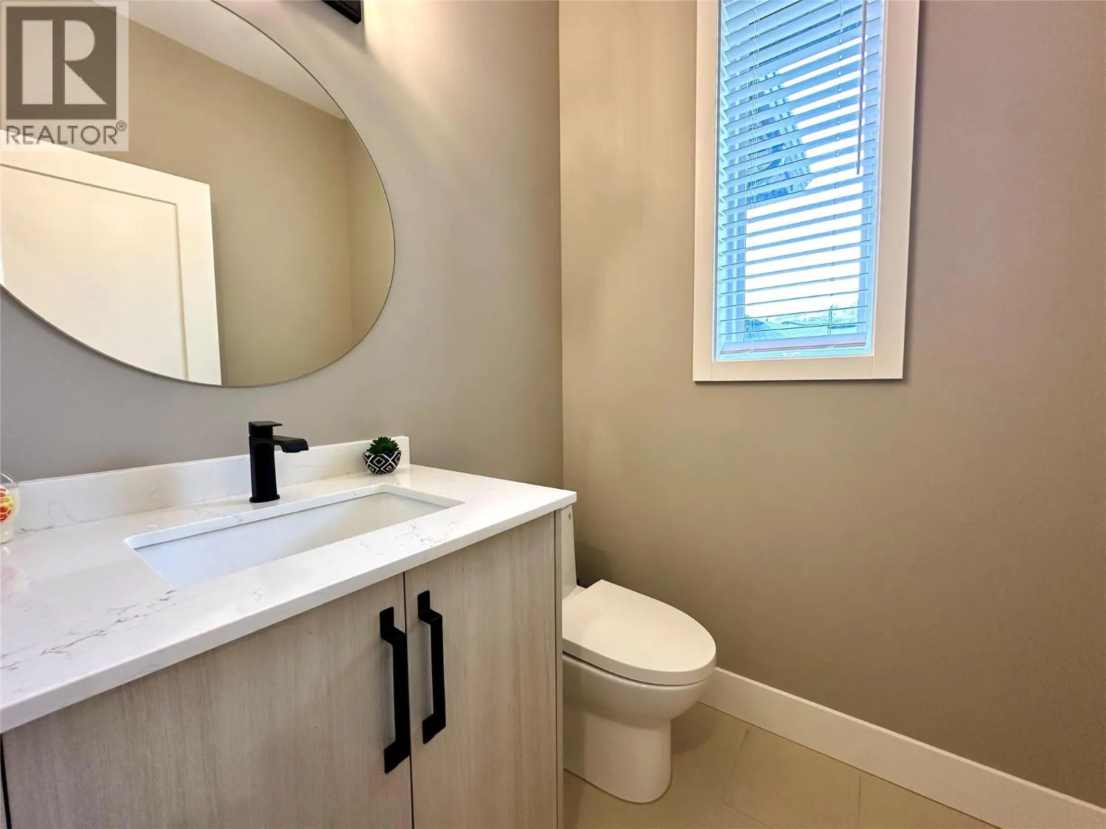 8000 VEDETTE Drive Unit# 5