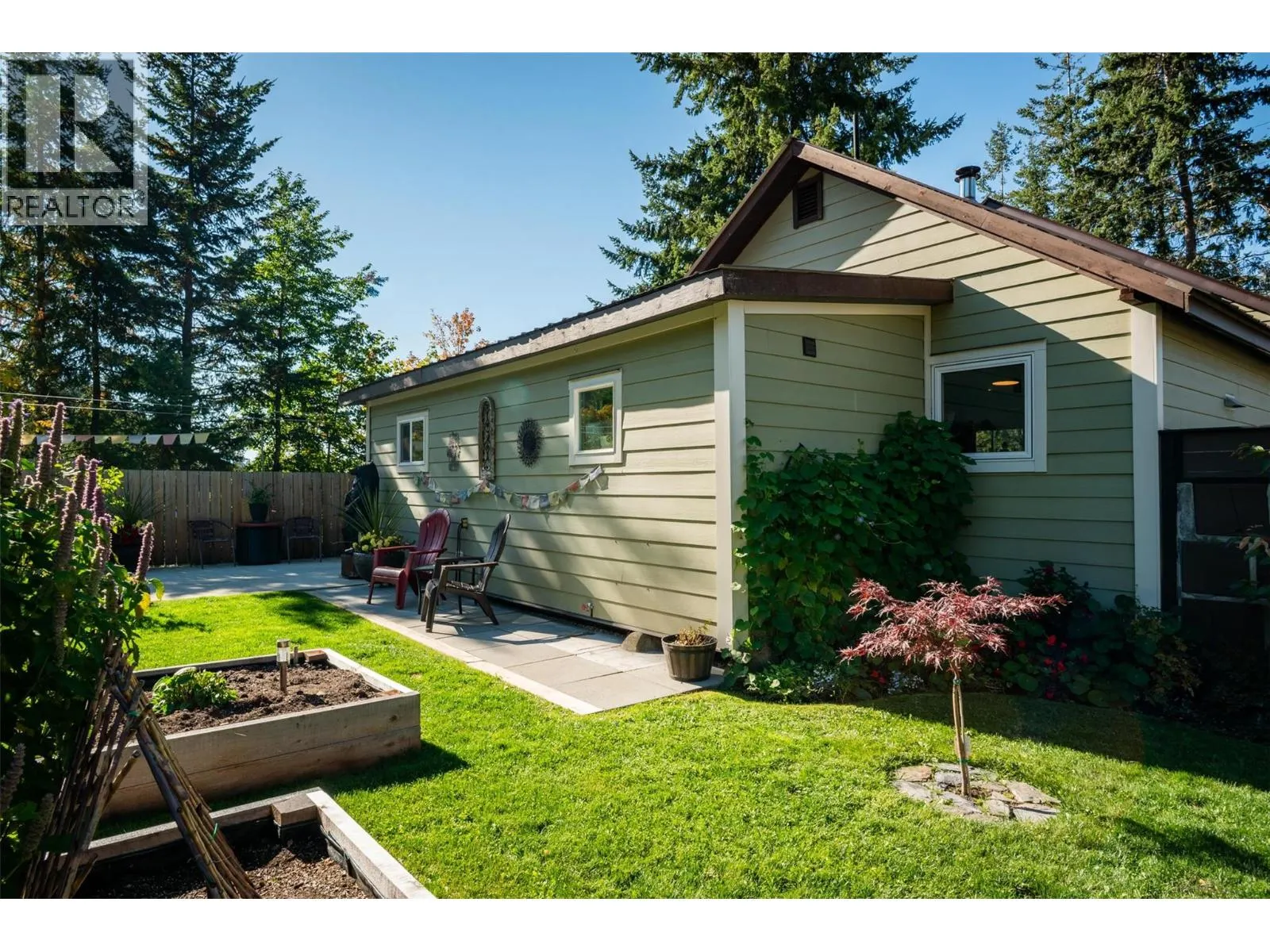 814 KOOTENAY Street