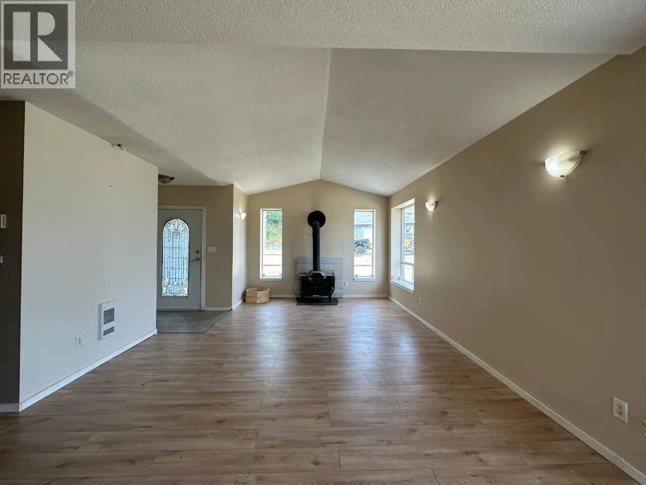 4652 Rose Crescent