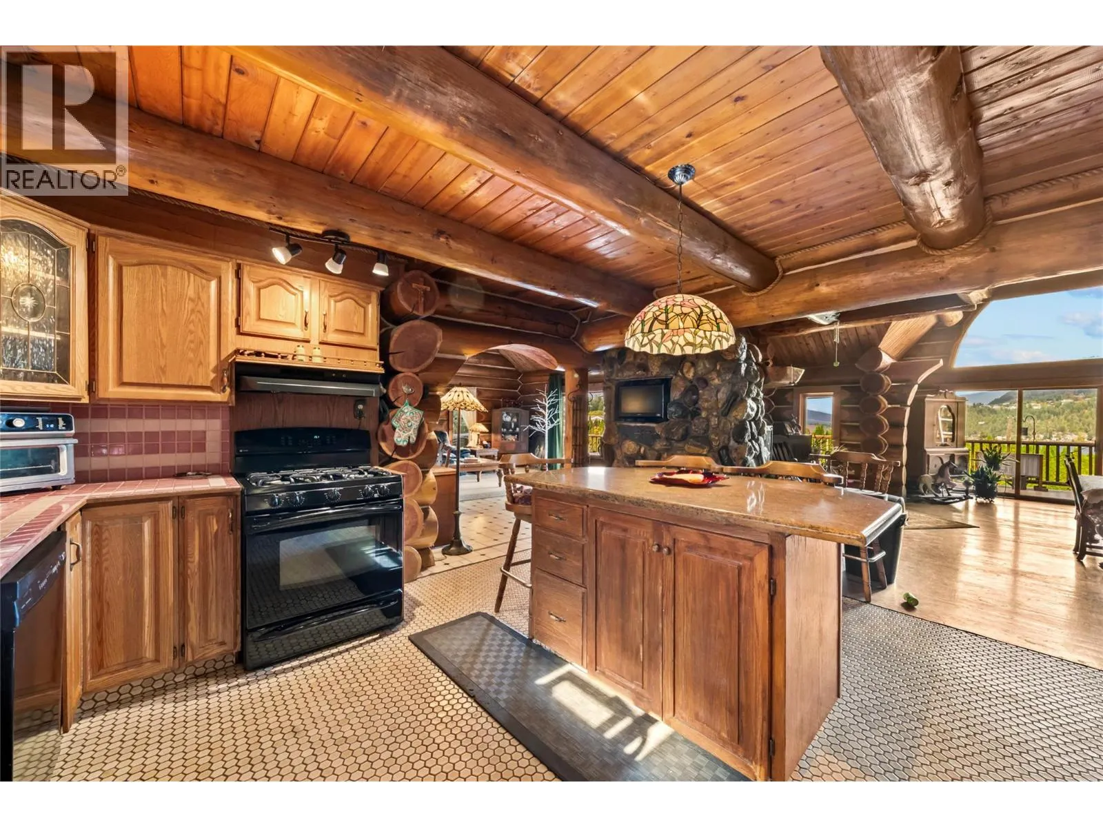 2462 Leisure Road