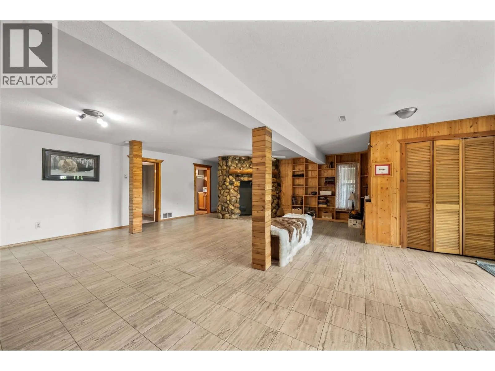 2462 Leisure Road