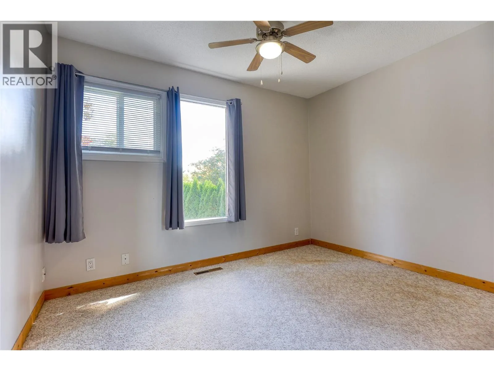 3366 Laurel Crescent