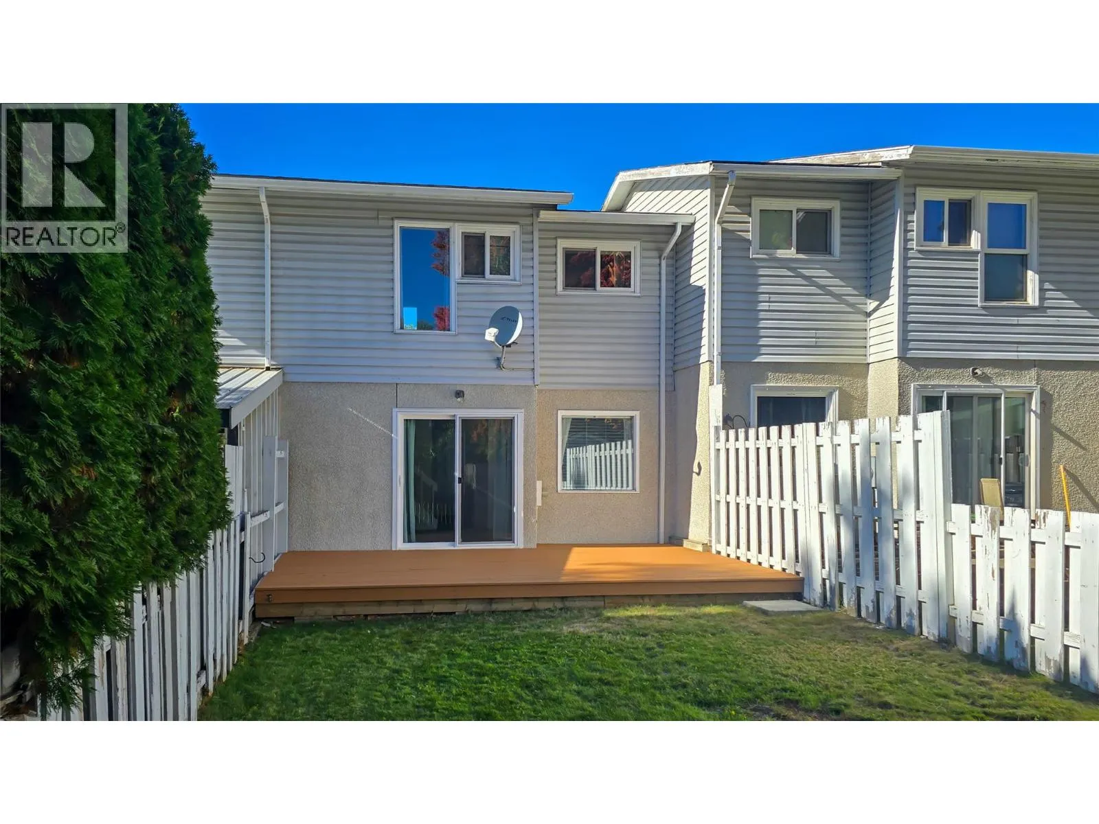 3366 Laurel Crescent