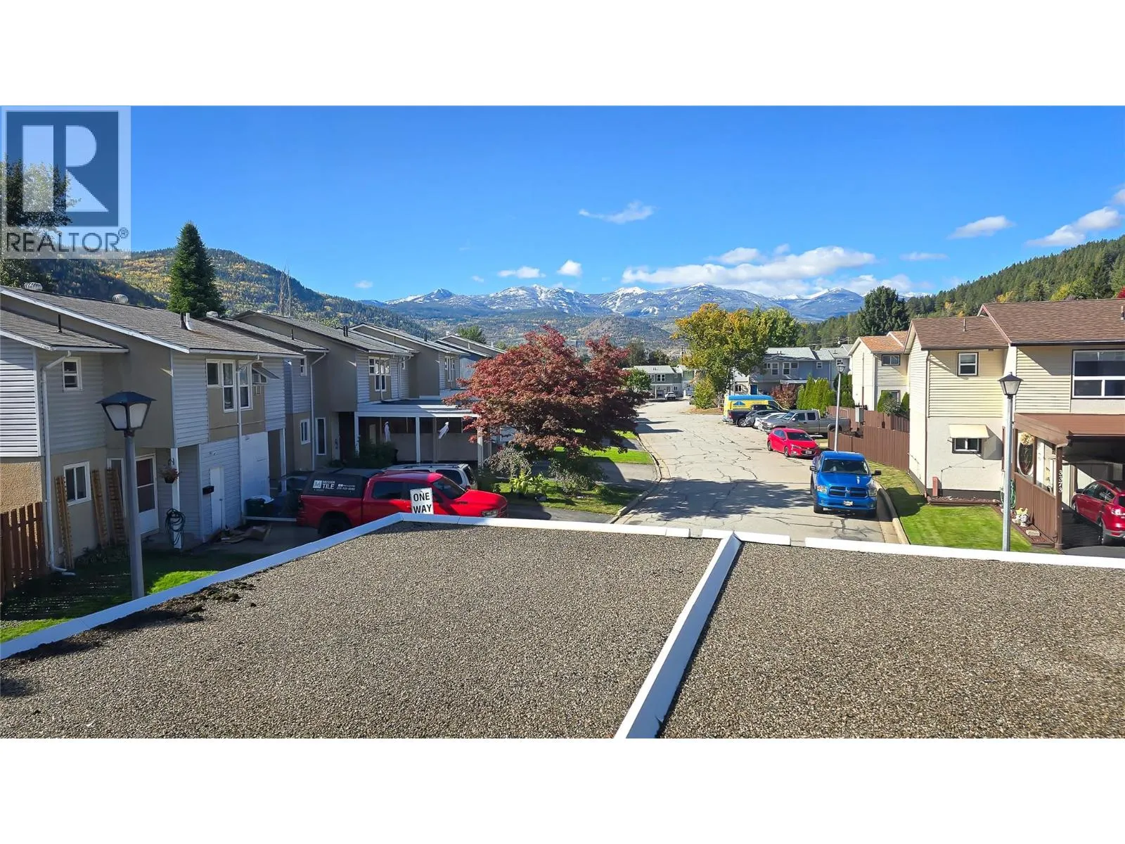 3366 Laurel Crescent