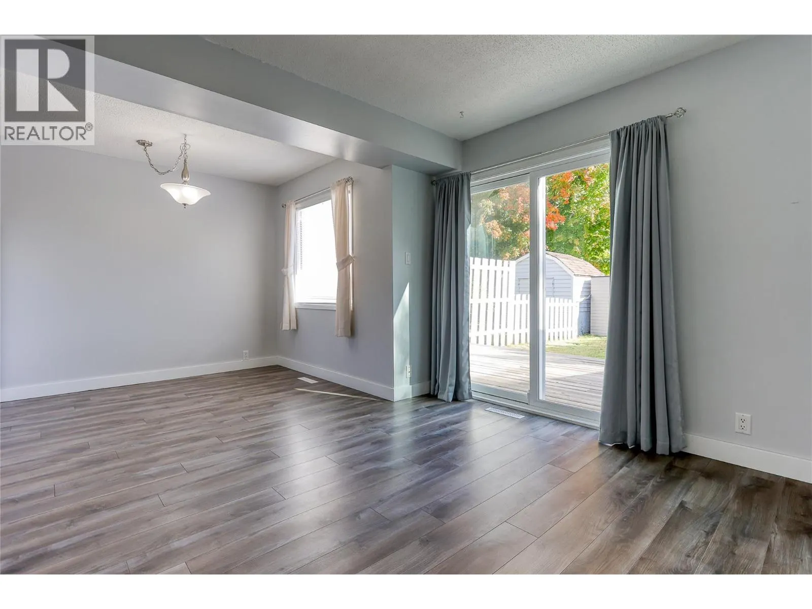 3366 Laurel Crescent