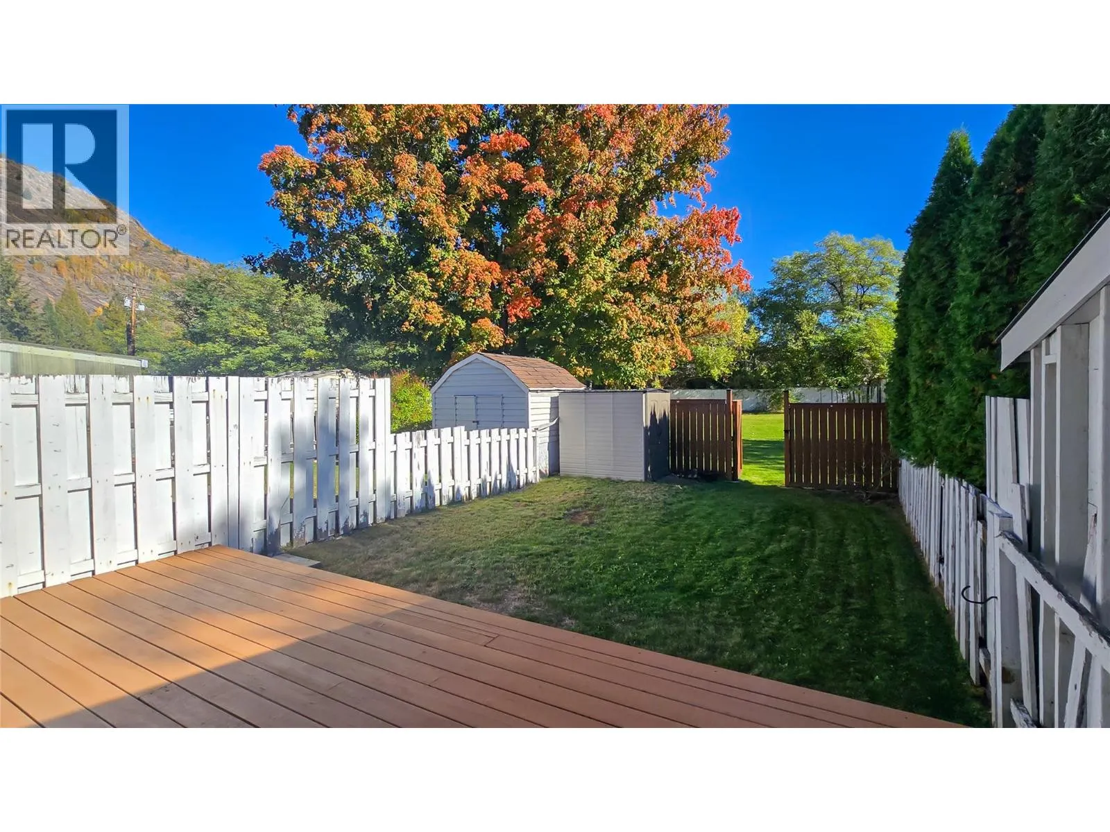 3366 Laurel Crescent