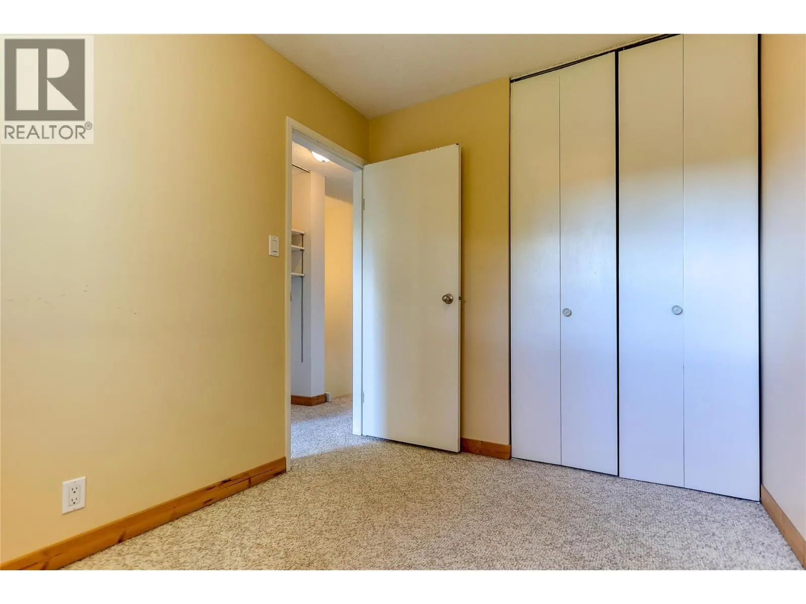 3366 Laurel Crescent