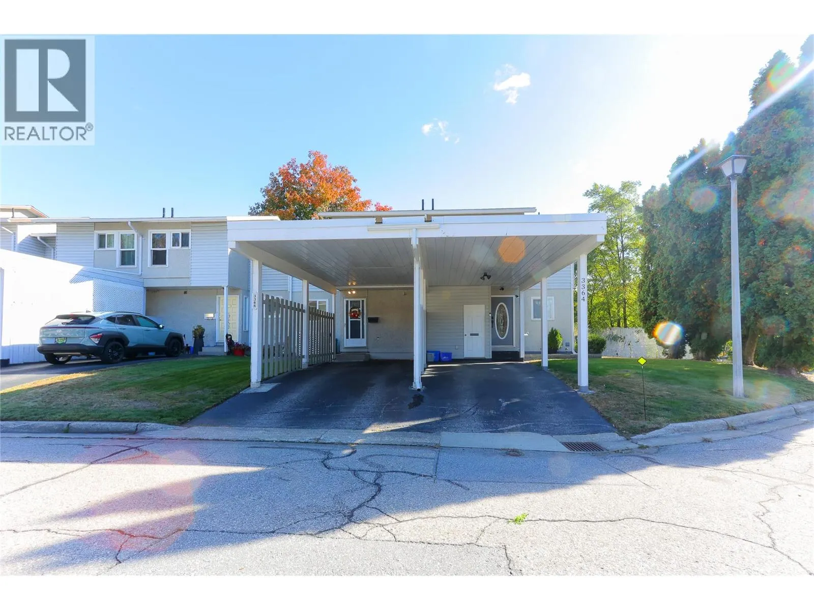 3366 Laurel Crescent