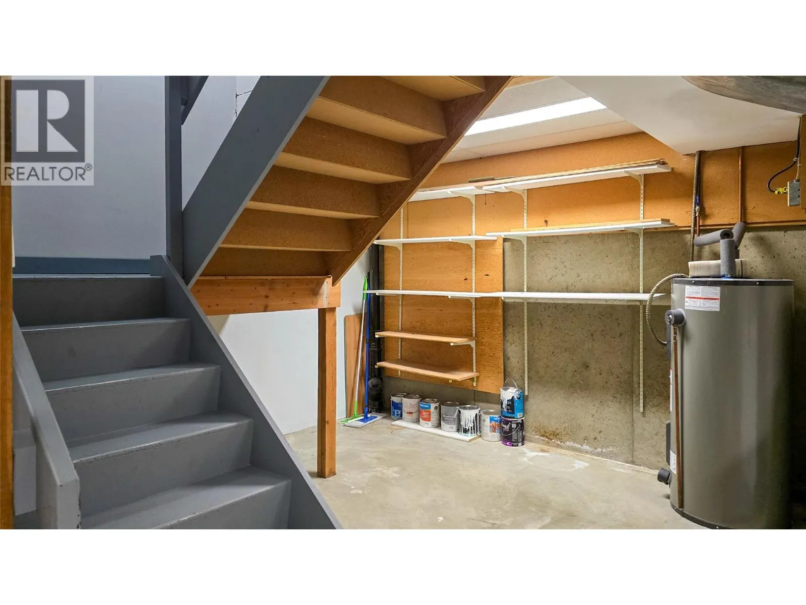 3366 Laurel Crescent