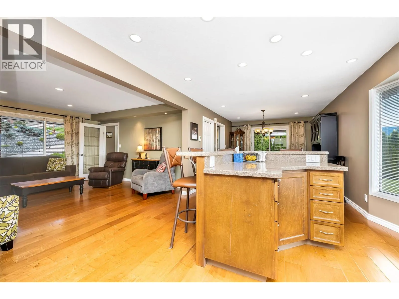 6463 Blue Jay Road