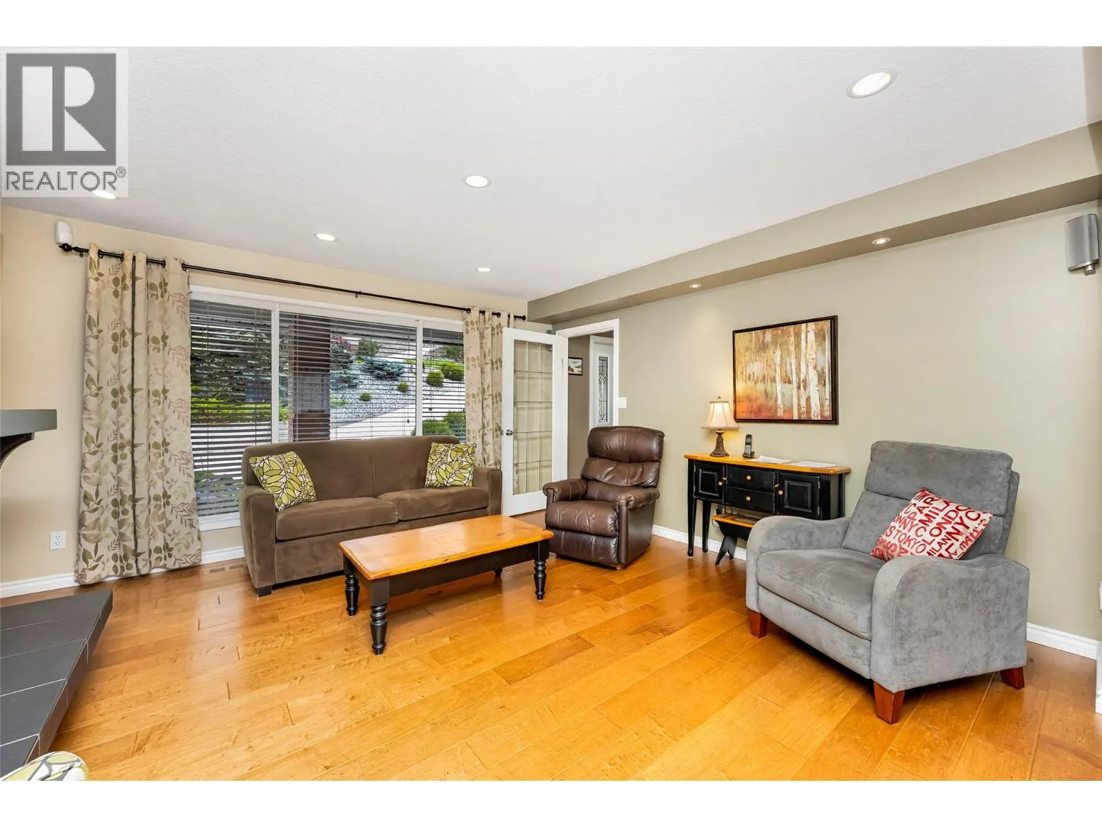 6463 Blue Jay Road