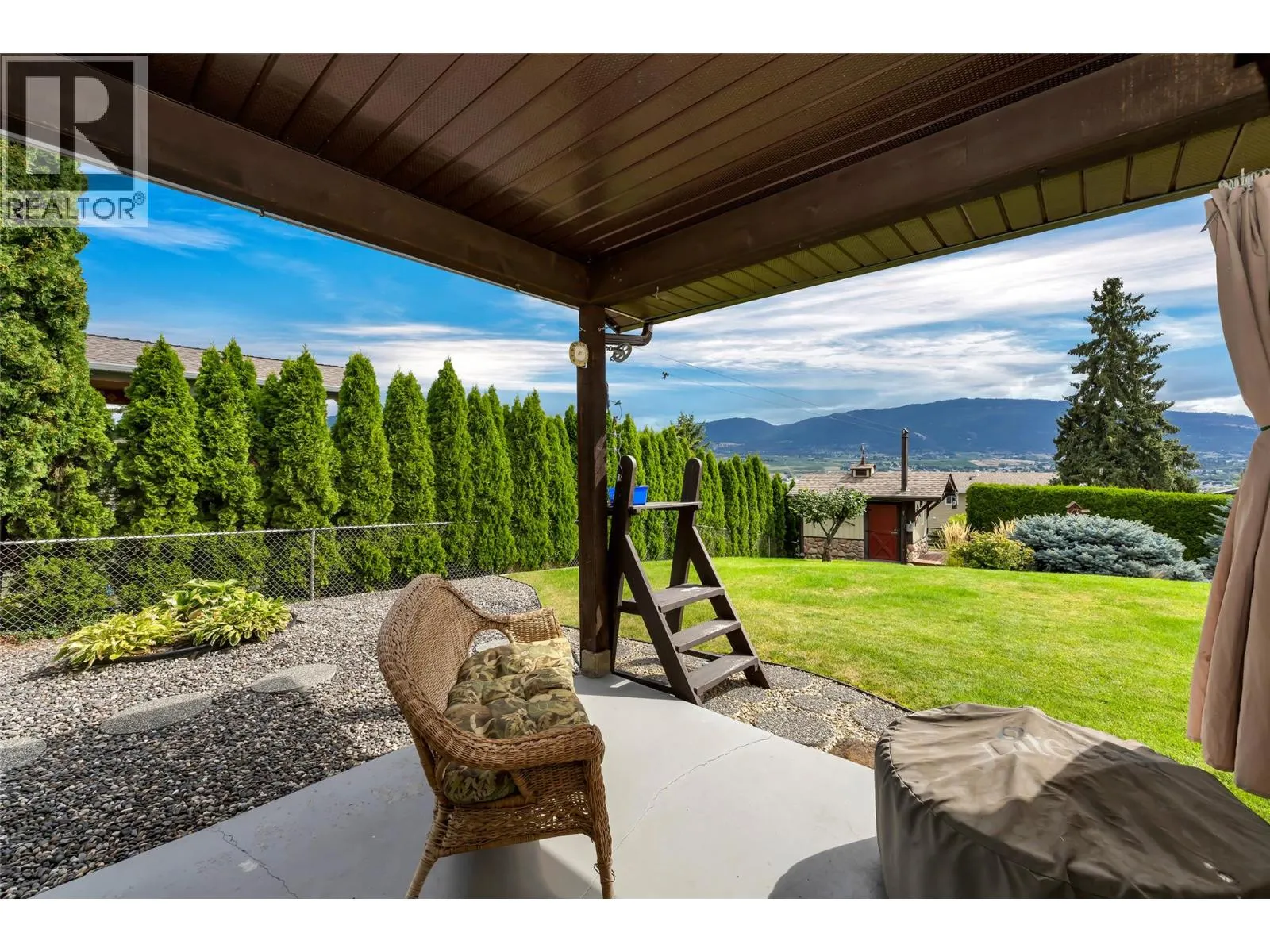 6463 Blue Jay Road