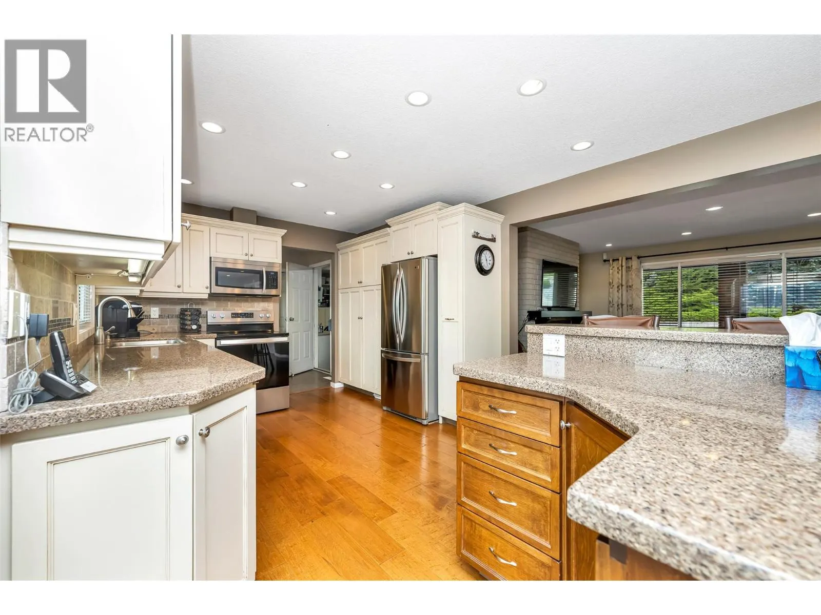 6463 Blue Jay Road