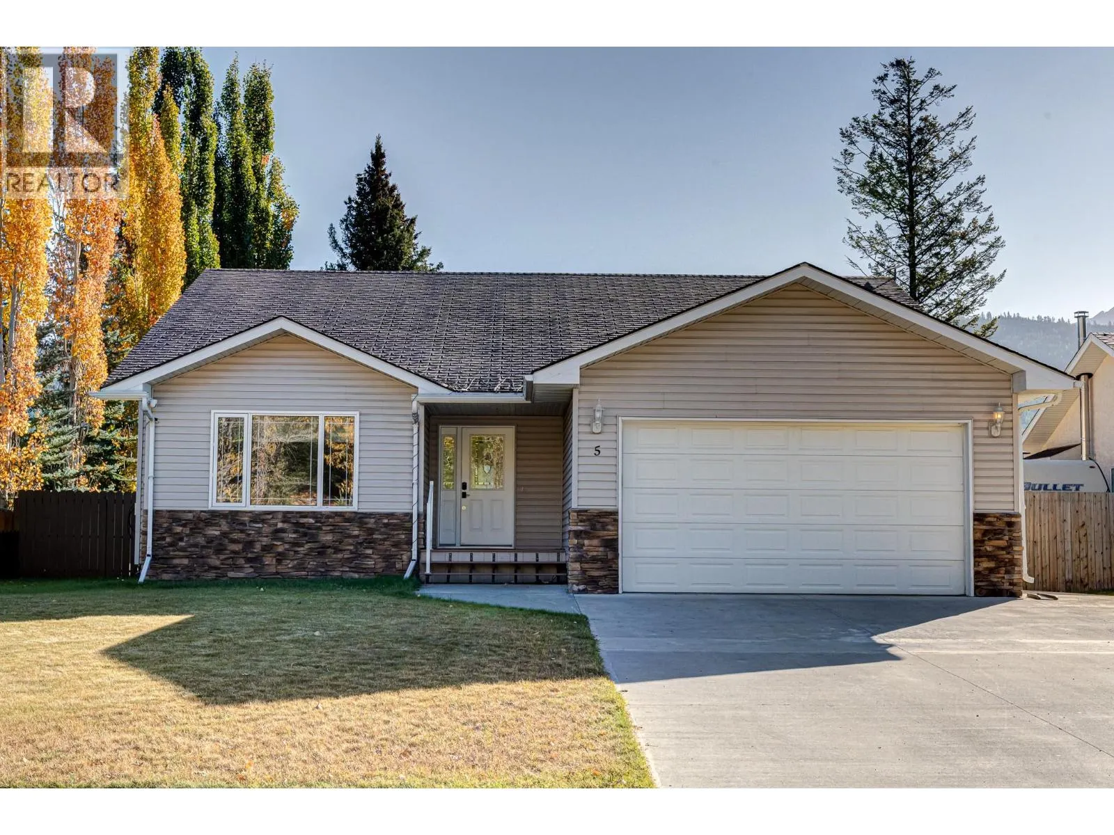 5 CALEDONIA Place