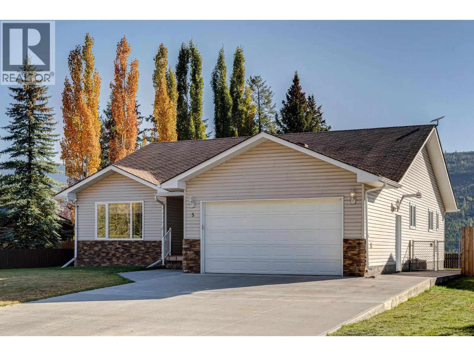 5 CALEDONIA Place