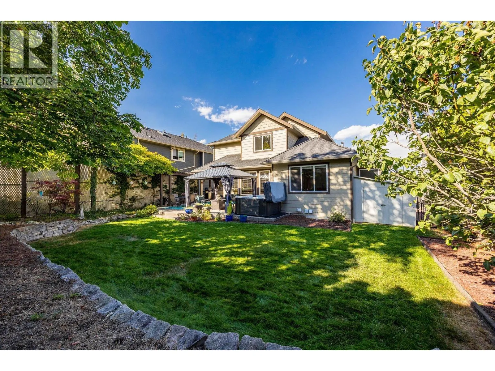 607 Quarry Avenue