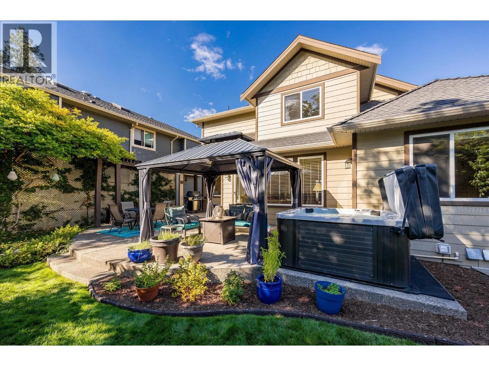 607 Quarry Avenue