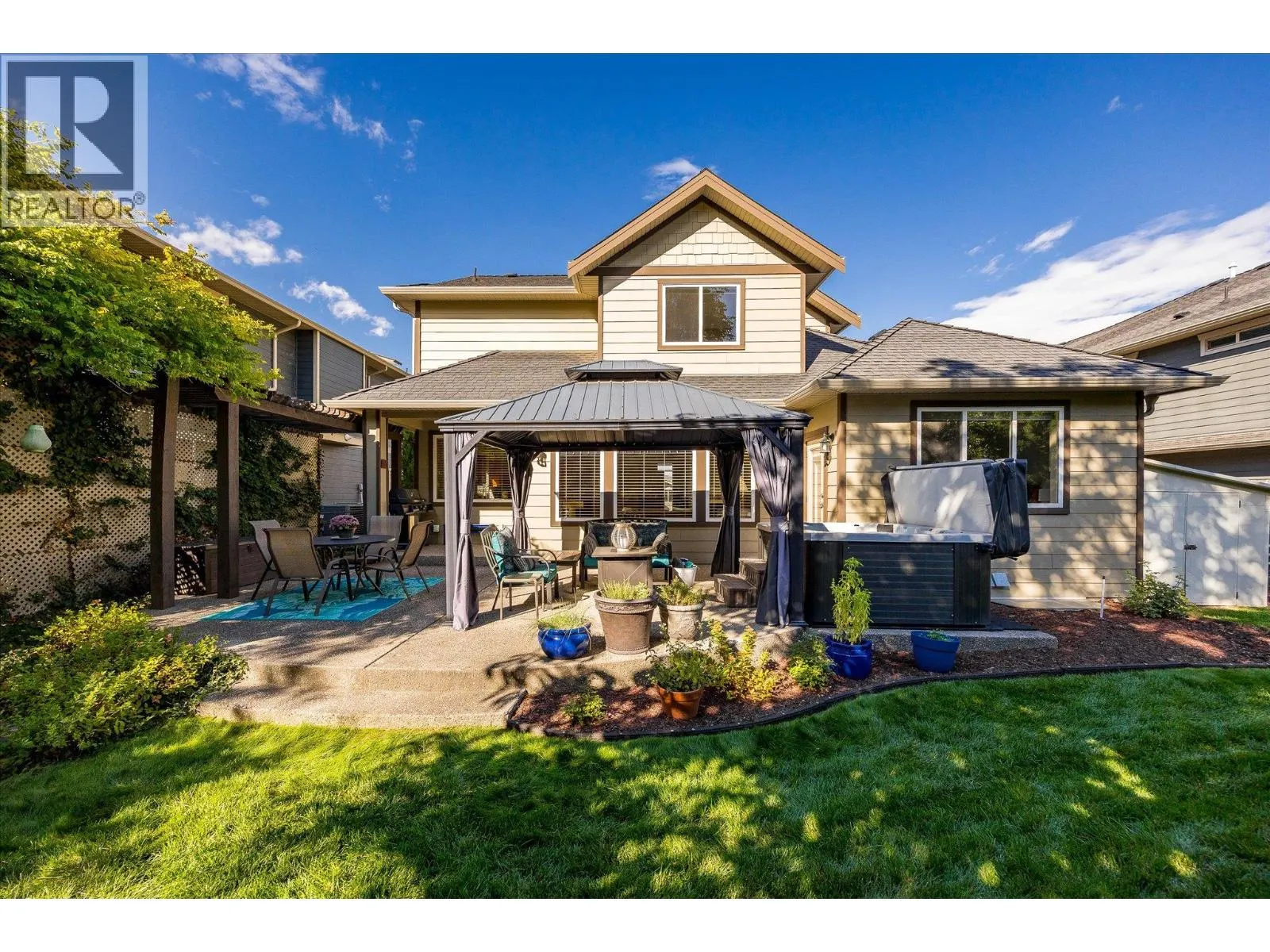 607 Quarry Avenue
