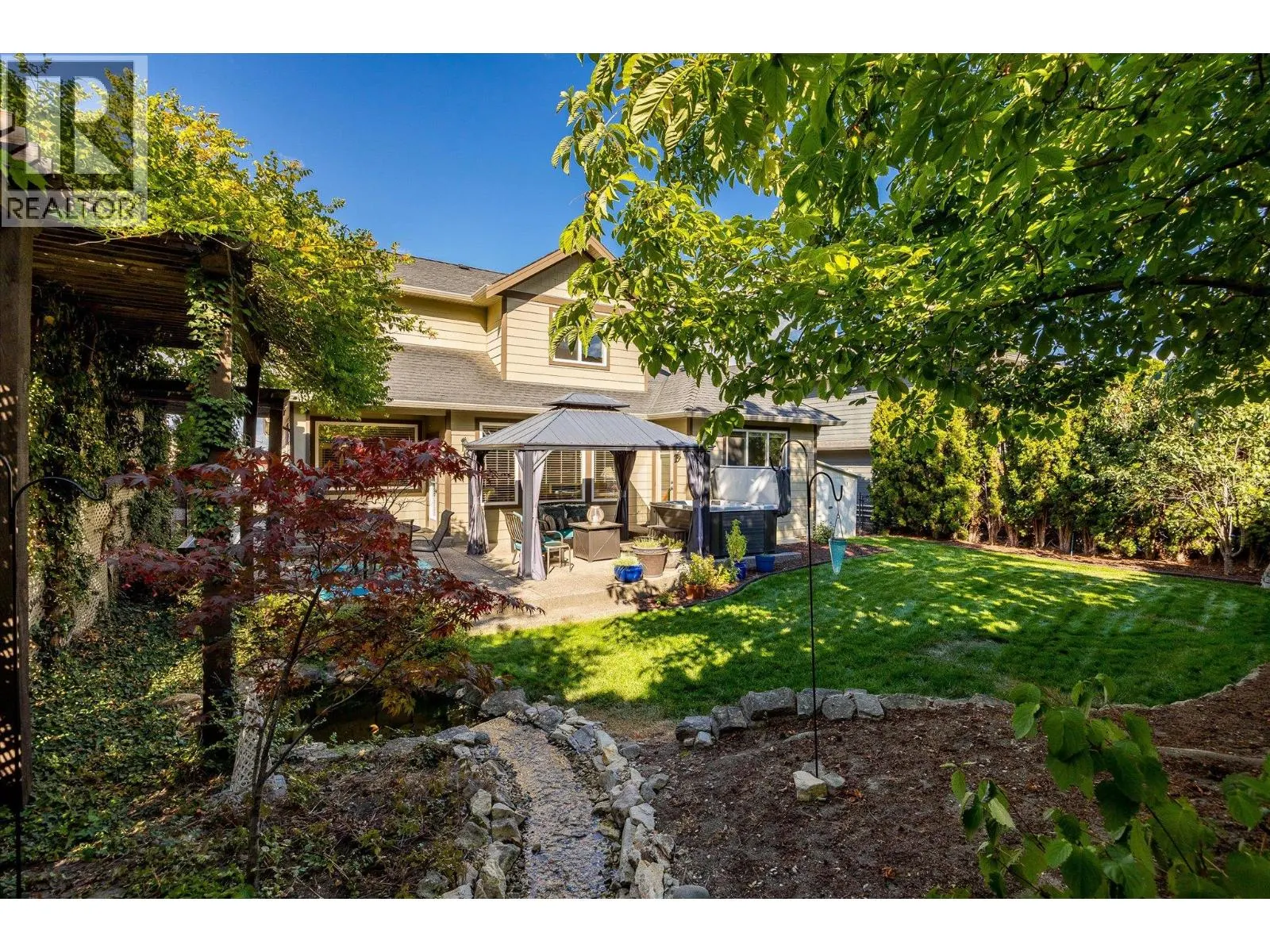 607 Quarry Avenue