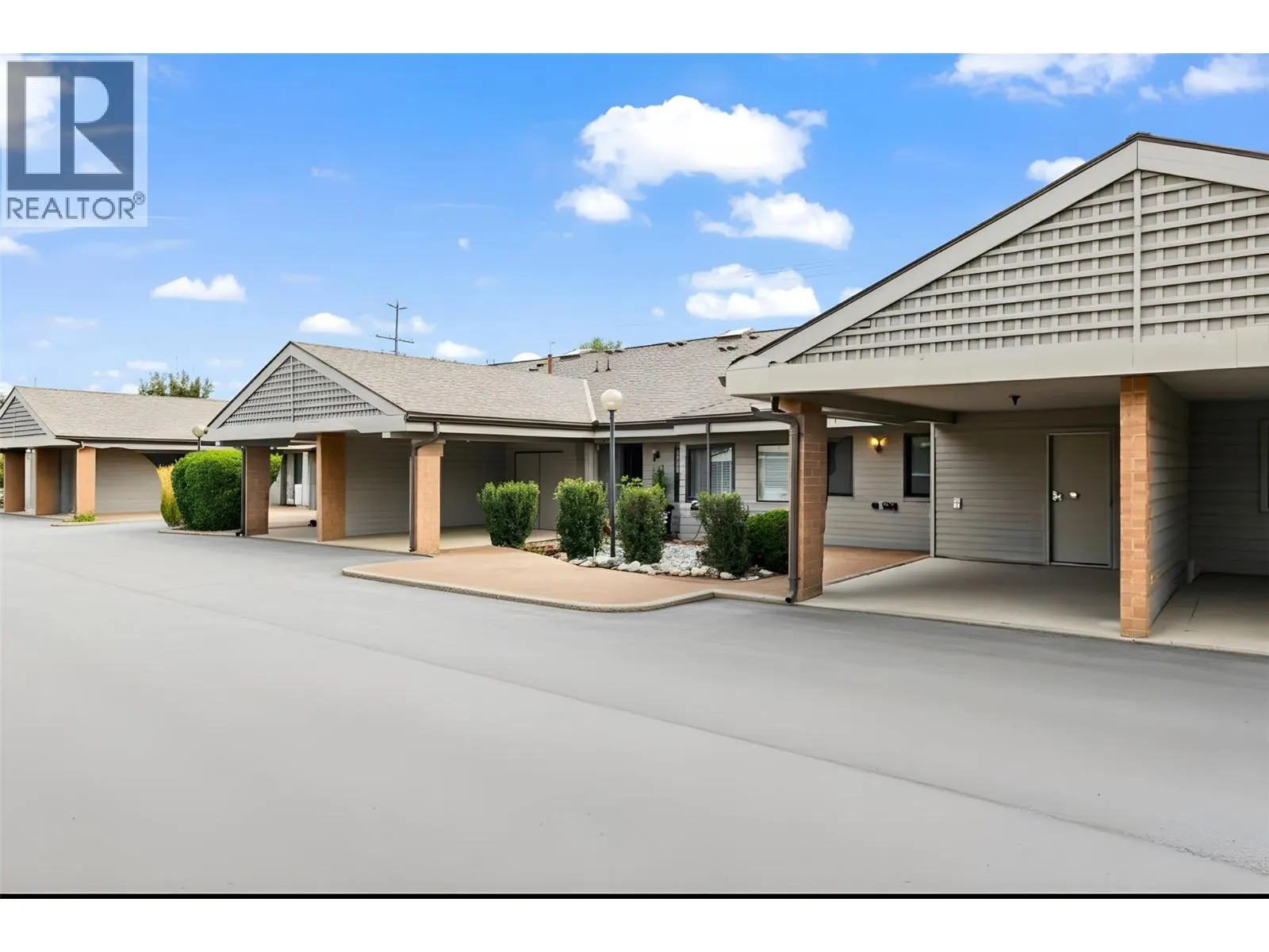 1765 Leckie Road Unit# 213