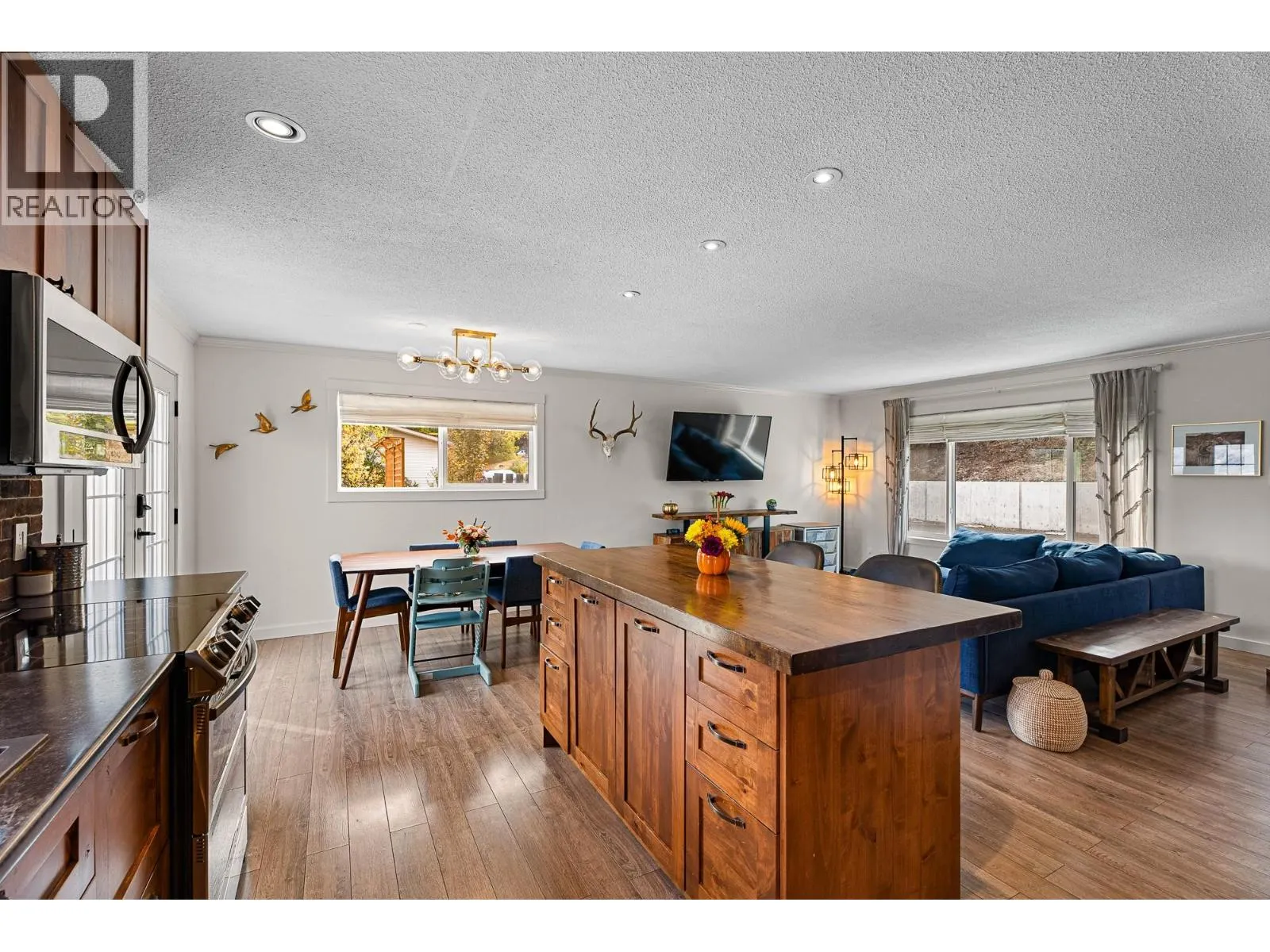 1214 BELAIR Drive
