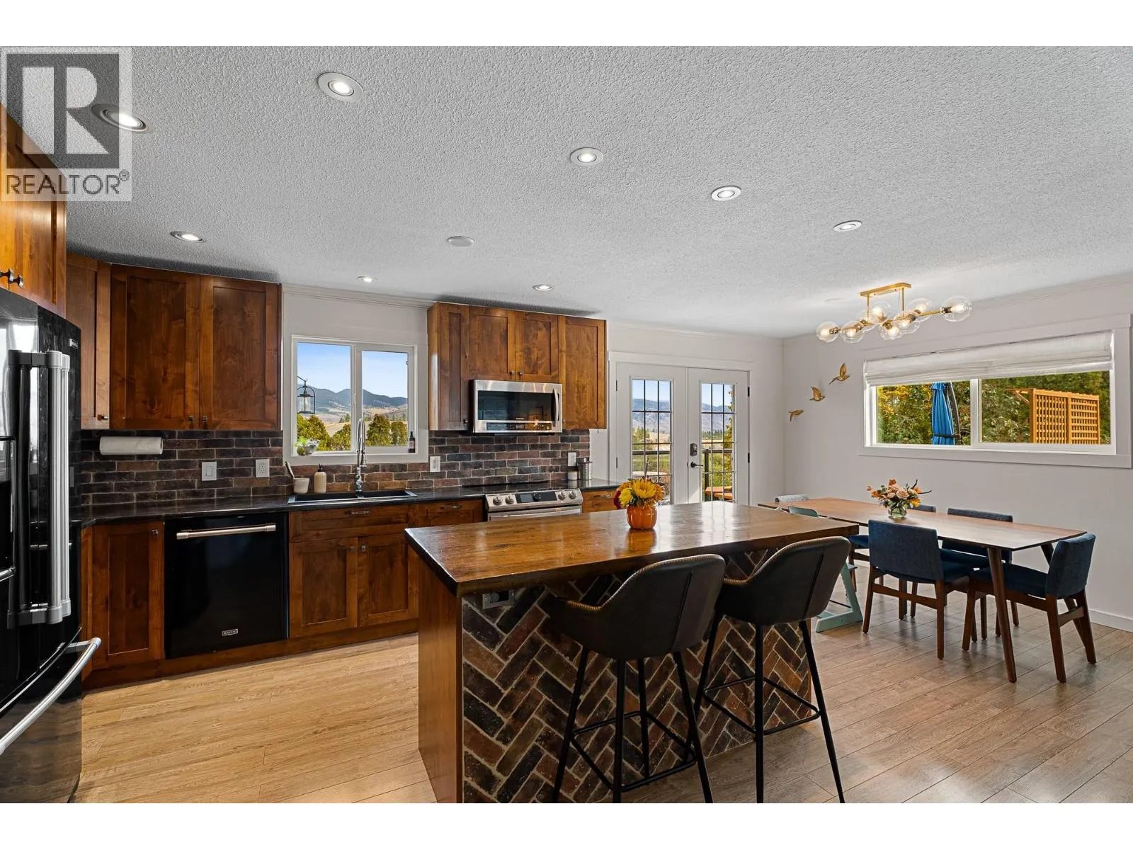 1214 BELAIR Drive