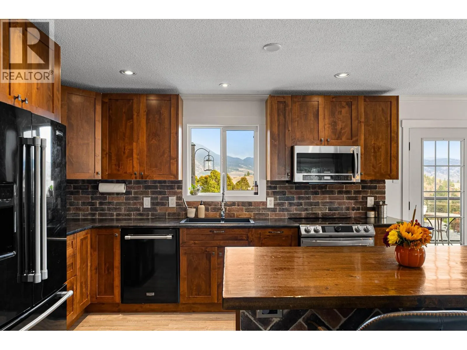 1214 BELAIR Drive