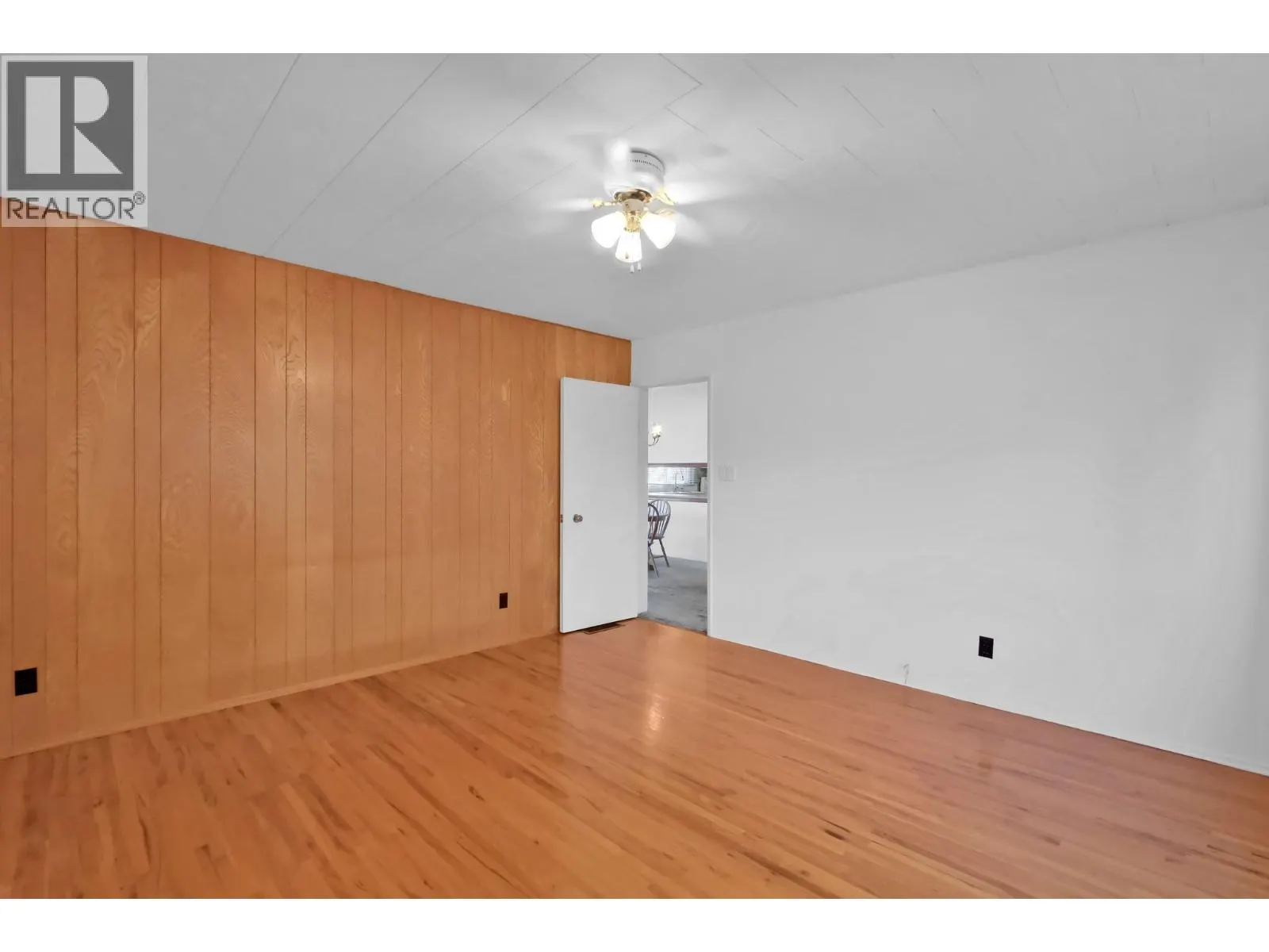 312 SCOTT Avenue
