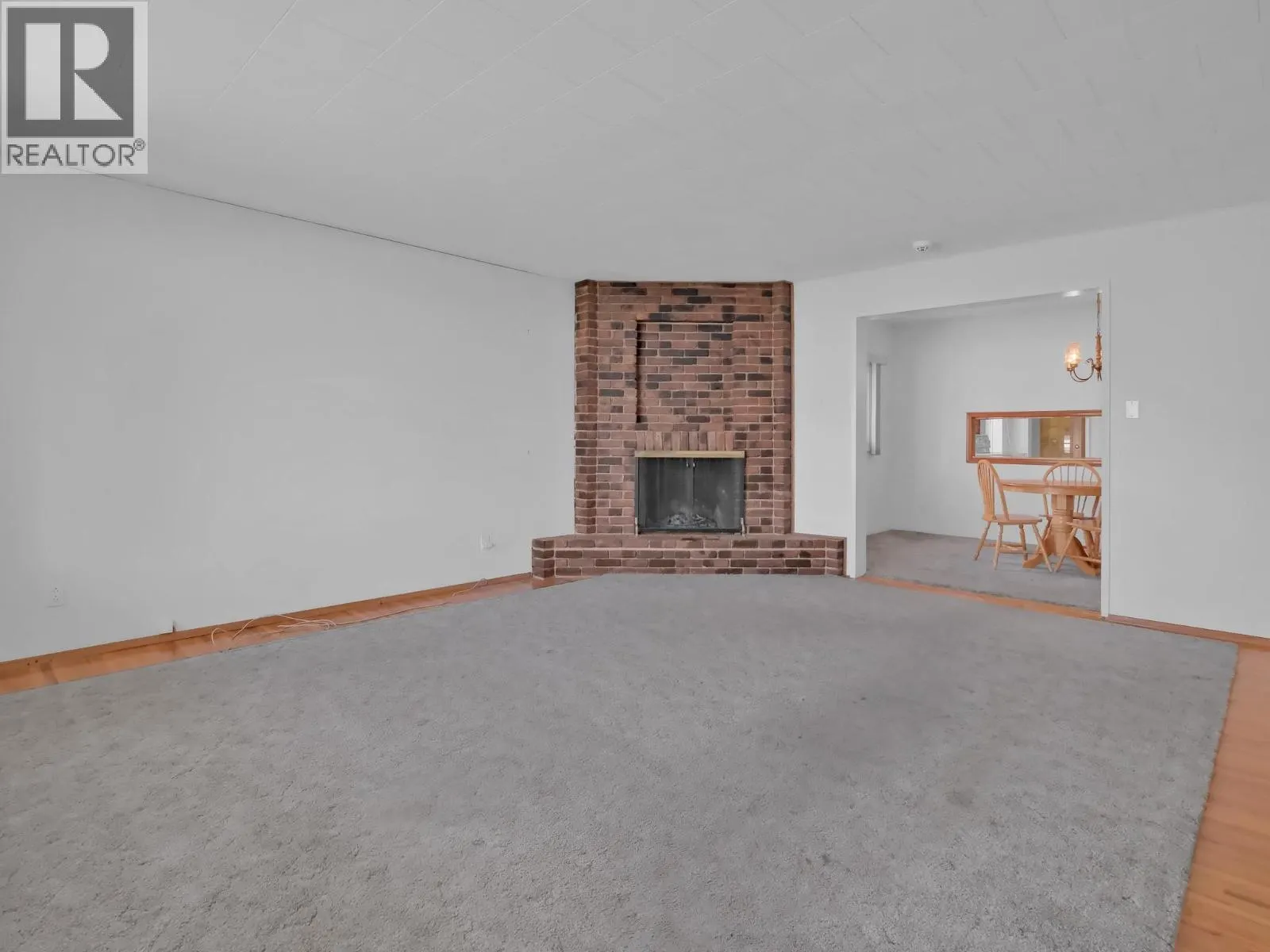 312 SCOTT Avenue
