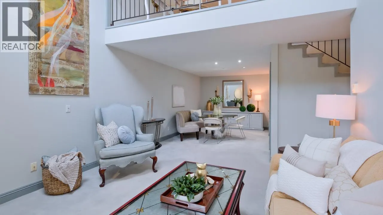 335 CHURCHILL Avenue Unit# 205