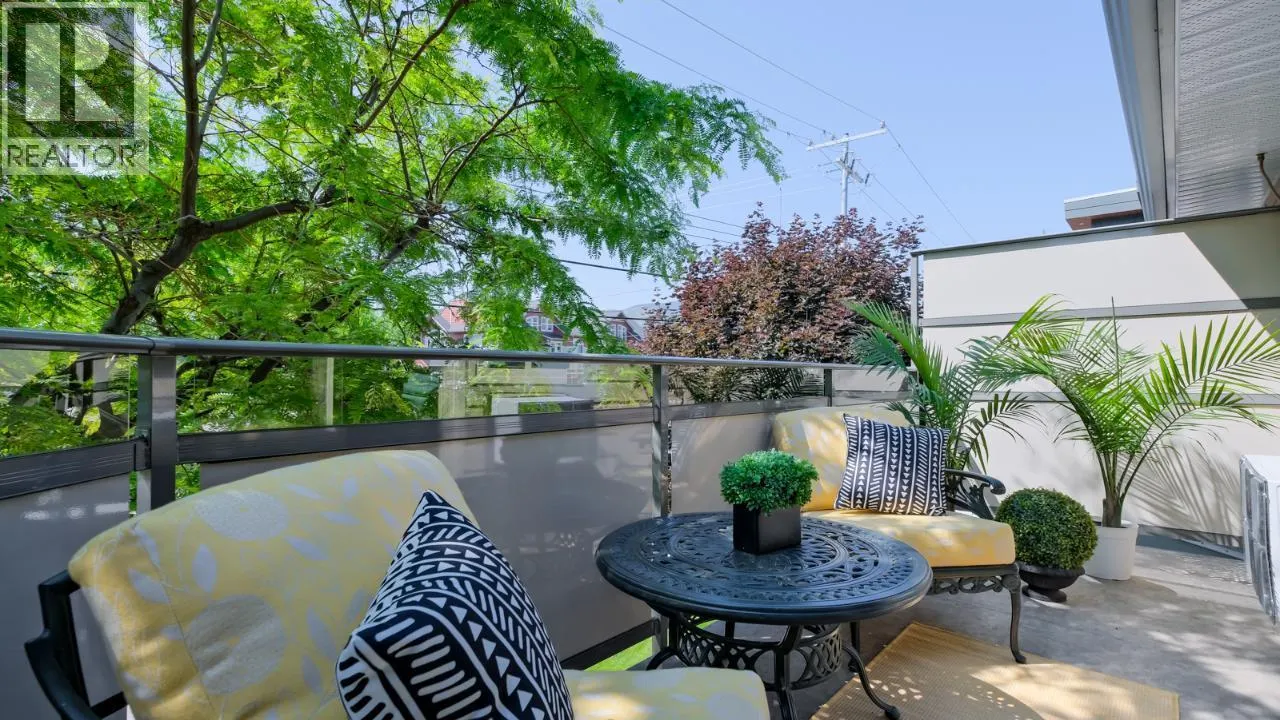 335 CHURCHILL Avenue Unit# 205