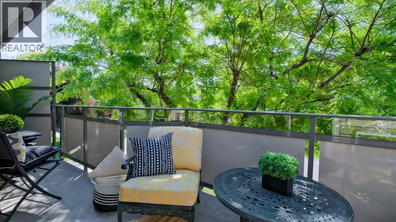 335 CHURCHILL Avenue Unit# 205