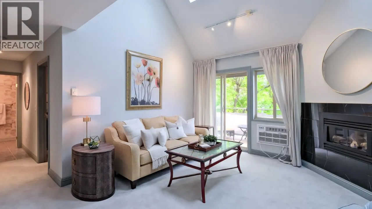335 CHURCHILL Avenue Unit# 205