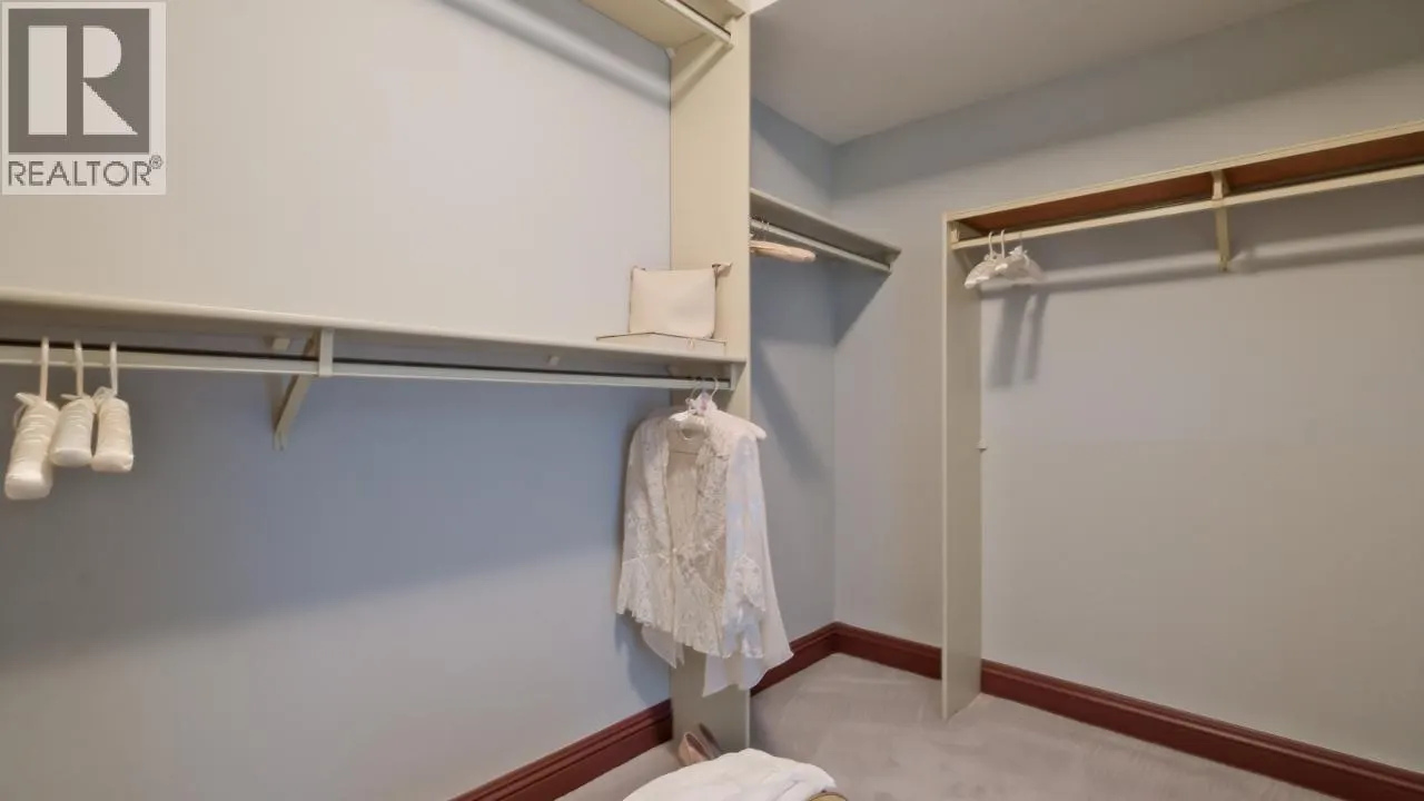 335 CHURCHILL Avenue Unit# 205