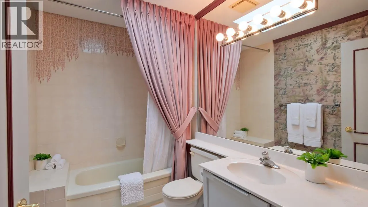 335 CHURCHILL Avenue Unit# 205