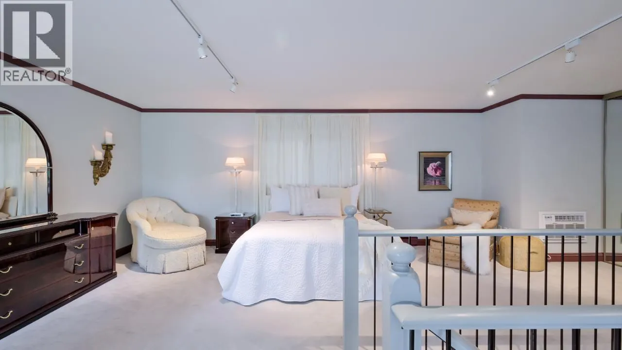 335 CHURCHILL Avenue Unit# 205