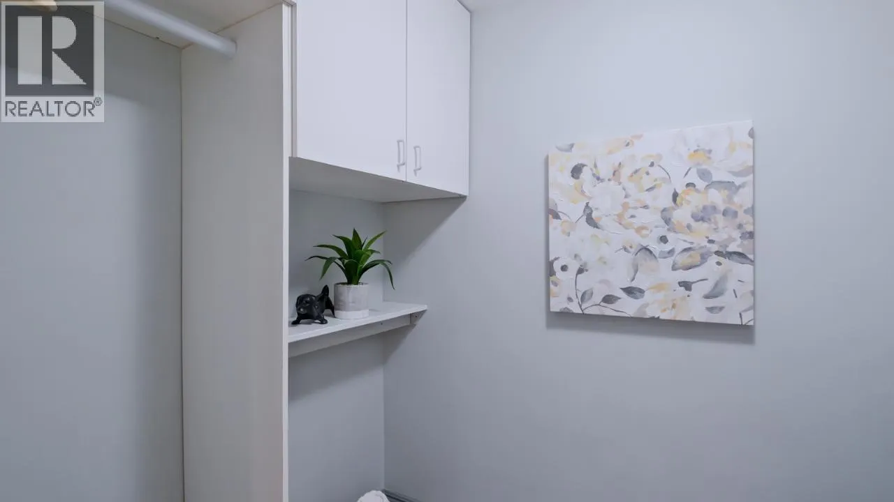 335 CHURCHILL Avenue Unit# 205