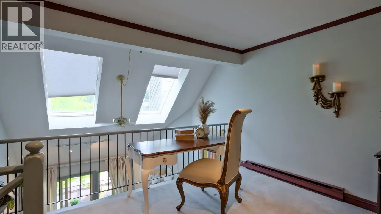 335 CHURCHILL Avenue Unit# 205