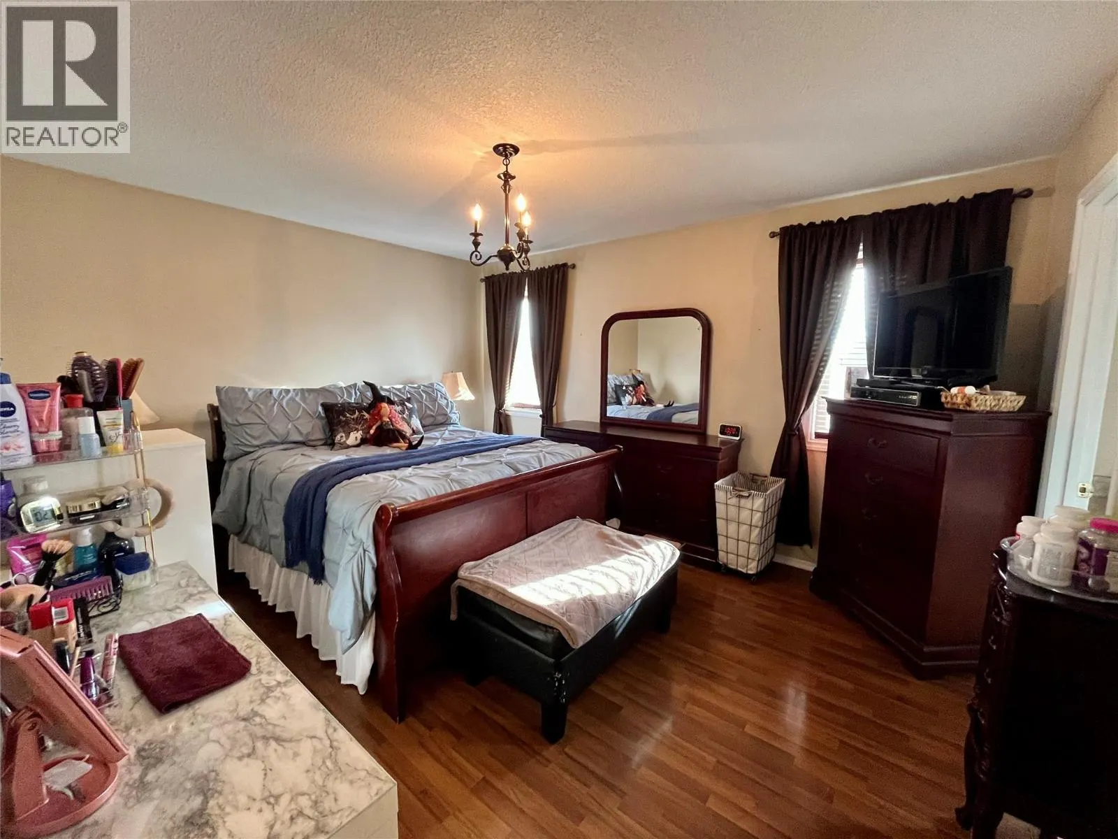 10710 Cottonwood Crescent