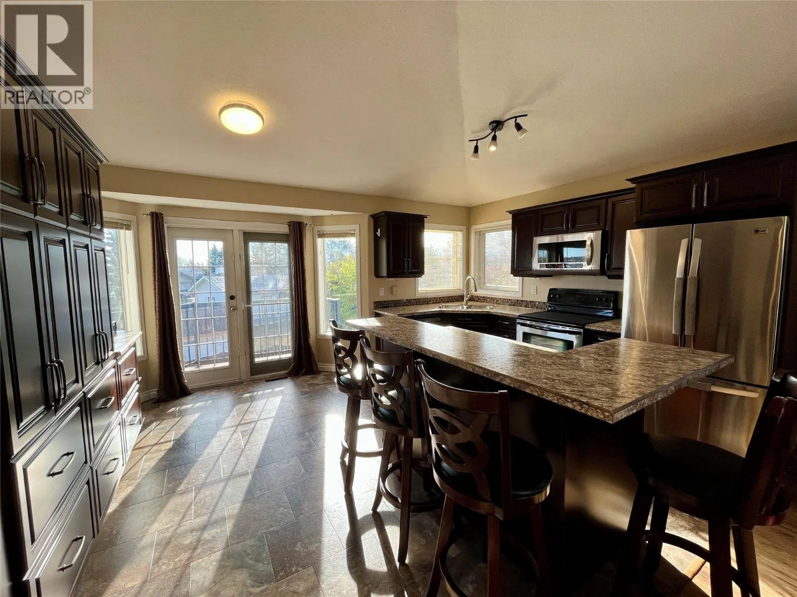 10710 Cottonwood Crescent